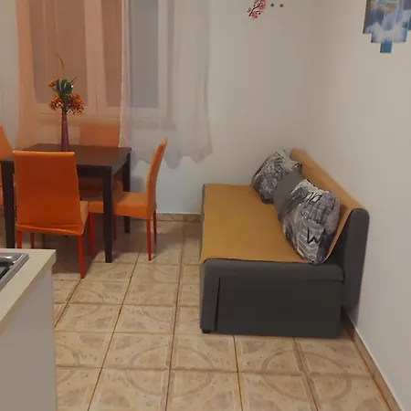 Sneky Apartment *